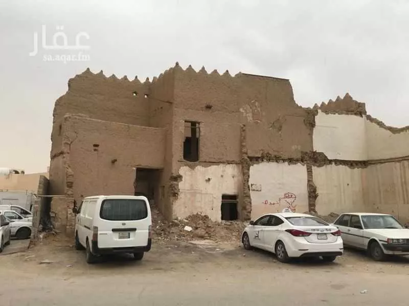 بيت للبيع في شارع العرفي, حي الشميسي, الرياض 1 صورة