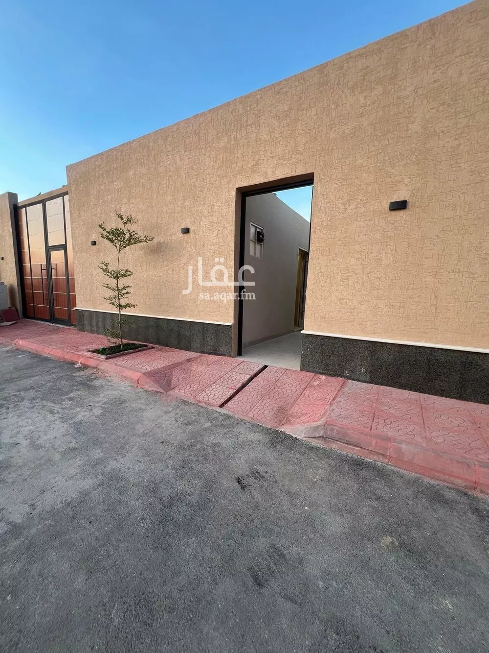 عمارة للإيجار في شارع دينار الأنصاري, حي الرمال, مدينة الرياض, منطقة الرياض 1 صورة