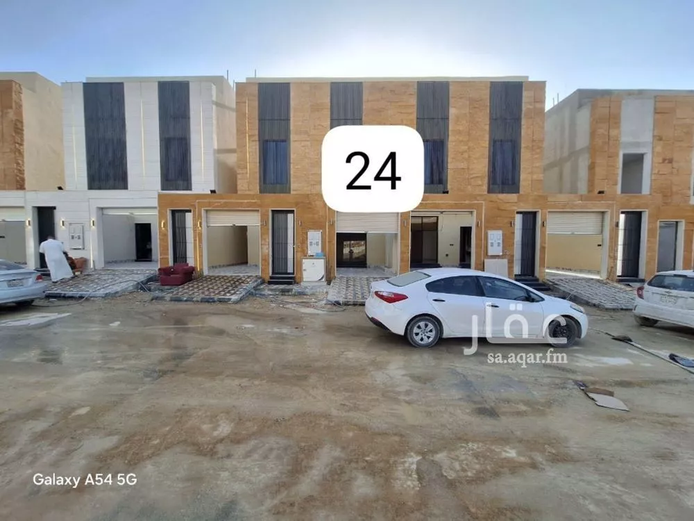 فيلا للبيع في شارع أبي عمر الهروي, حي طويق, مدينة الرياض, منطقة الرياض 1 صورة