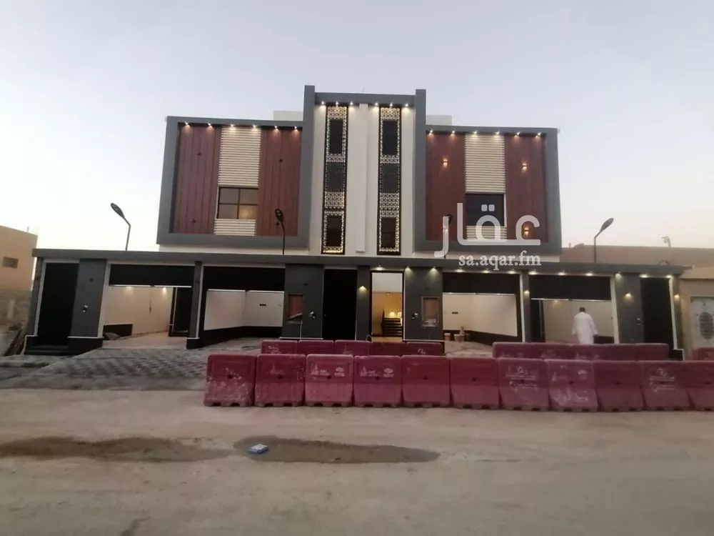 دور للبيع في شارع يزيد بن ابي سفيان, حي نوارة, مدينة المزاحميه, منطقة الرياض 1 صورة