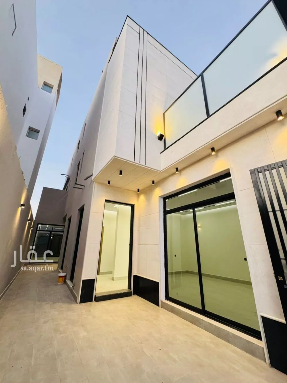فيلا للبيع في شارع إبراهيم الكوارني, حي البيان, مدينة الرياض, منطقة الرياض 1 صورة
