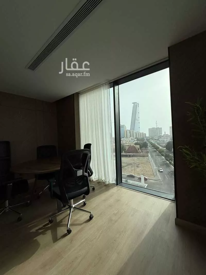 مكتب تجاري للإيجار في شارع حراء, حي الشاطئ, مدينة جدة, منطقة مكة المكرمة 1 صورة