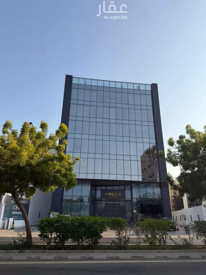 مكتب تجاري للإيجار في شارع حراء, حي الشاطئ, مدينة جدة, منطقة مكة المكرمة 1 صورة