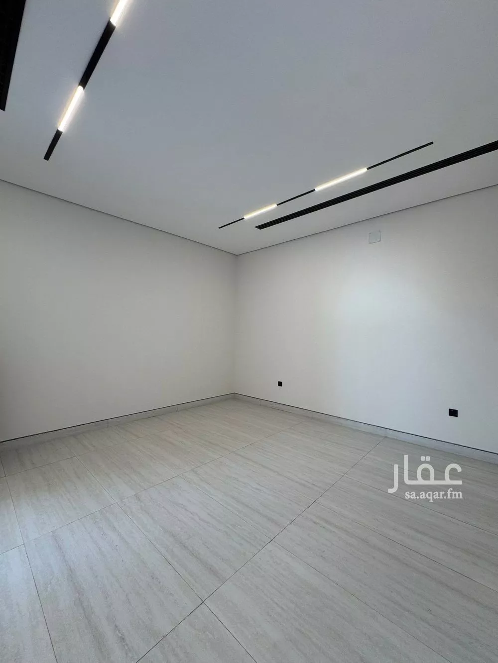 فيلا للبيع في شارع علي النجدي, حي العارض, مدينة الرياض, منطقة الرياض 1 صورة