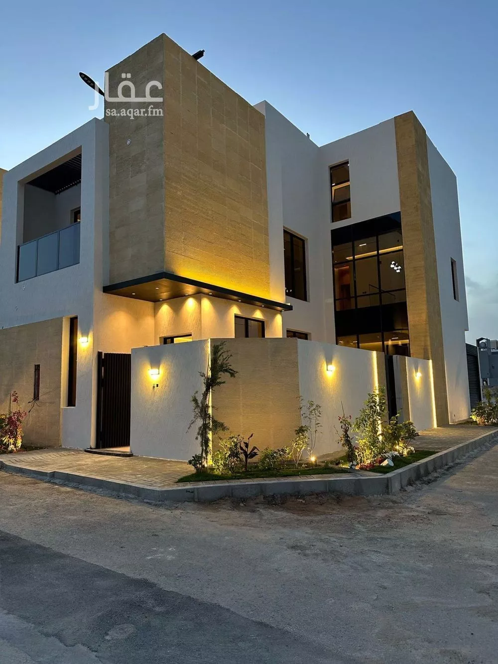 فيلا للبيع في شارع عابس بن الحصين, حي المهدية, مدينة الرياض, منطقة الرياض 1 صورة