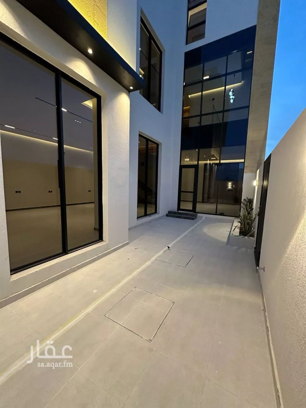 فيلا للبيع في شارع عابس بن الحصين, حي المهدية, مدينة الرياض, منطقة الرياض 1 صورة