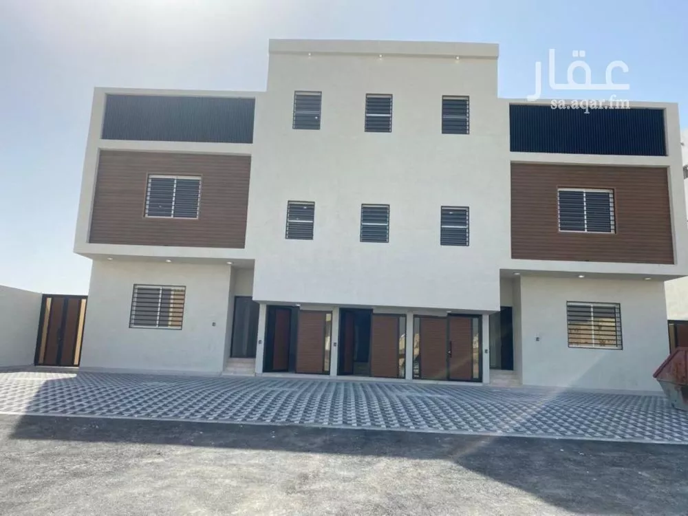 عمارة للبيع في شارع العزيزية 32, حي العزيزية, مدينة الجبيل, المنطقة الشرقية 1 صورة