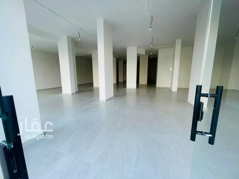 محل للإيجار في شارع طريق الملك فهد فرعي, حي الشرفية, مدينة جدة, منطقة مكة المكرمة 1 صورة