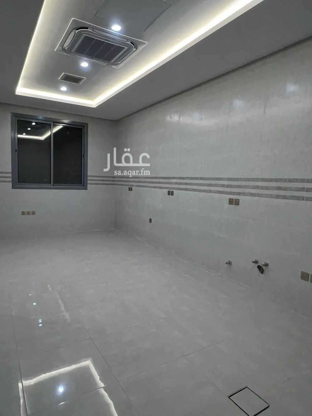 فيلا للبيع في شارع إسماعيل الأزدي, حي القيروان, مدينة الرياض, منطقة الرياض 1 صورة