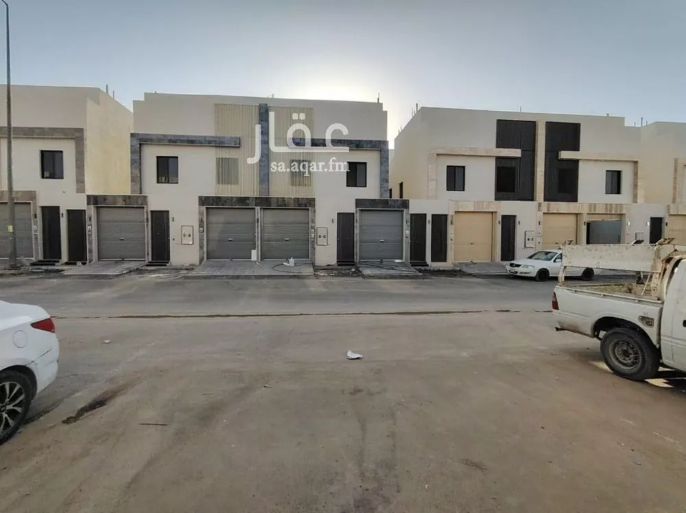 فيلا للبيع في شارع ابن الطيلسان القرطبي, حي عكاظ, مدينة الرياض, منطقة الرياض 1 صورة