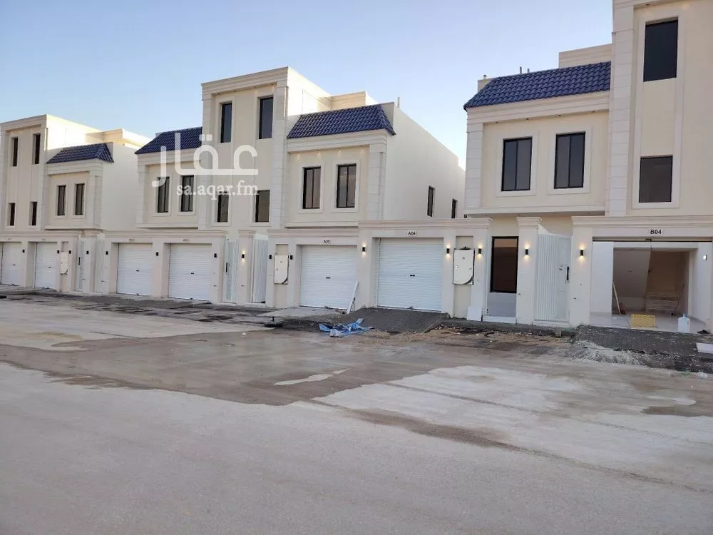 دور للبيع في شارع دقاف, حي عكاظ, مدينة الرياض, منطقة الرياض 1 صورة