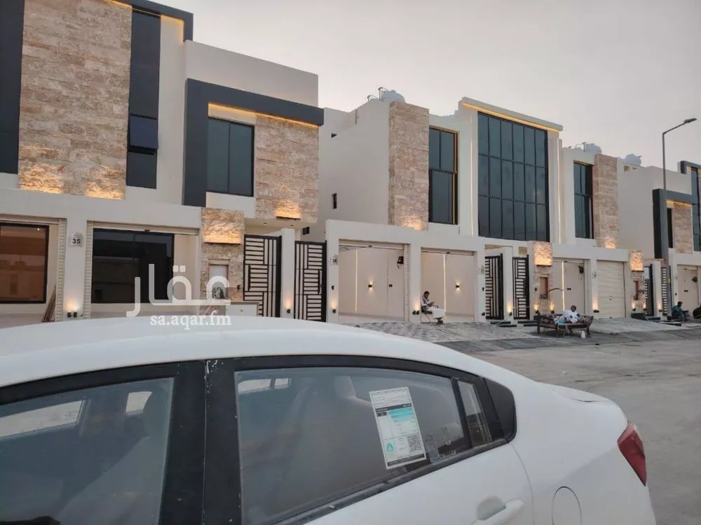 فيلا للبيع في شارع ابن سيدة اللغوي, حي عكاظ, مدينة الرياض, منطقة الرياض 1 صورة
