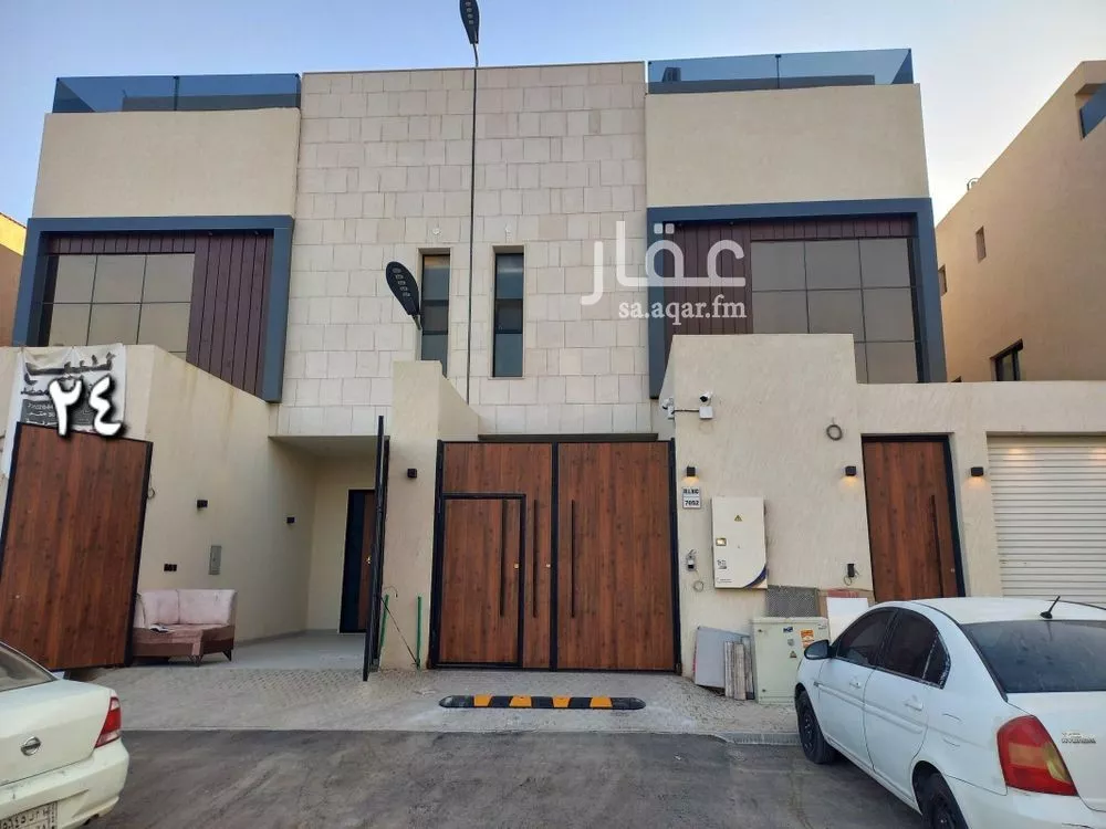 فيلا للبيع في شارع إسماعيل القيسي, حي عكاظ, مدينة الرياض, منطقة الرياض 1 صورة