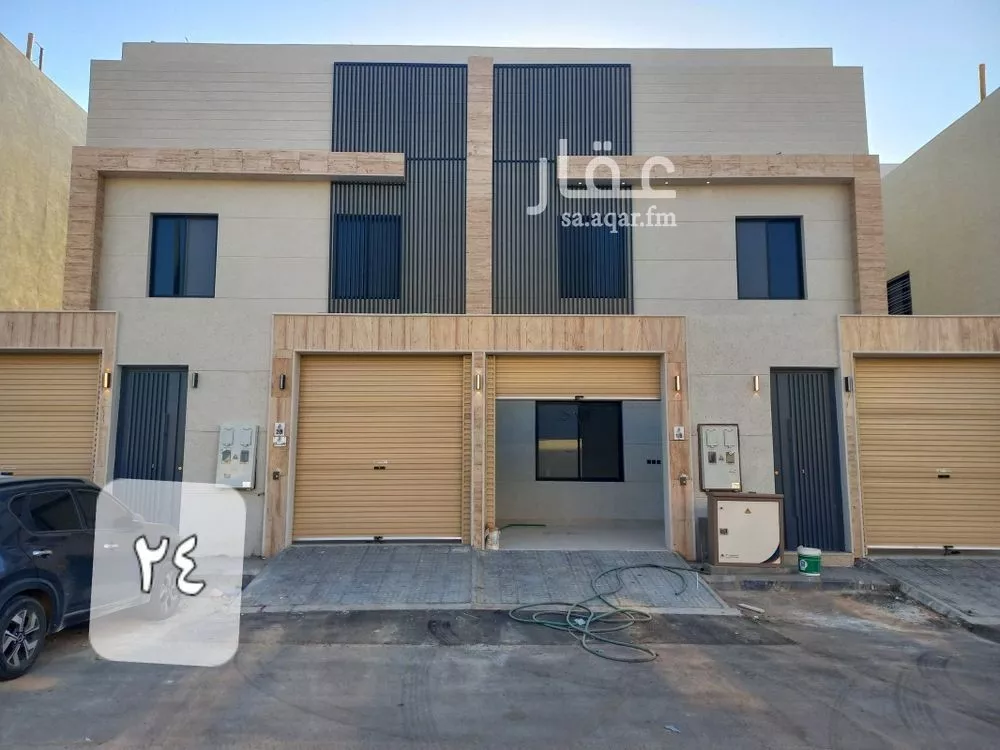 فيلا للبيع في شارع إسماعيل القيسي, حي عكاظ, مدينة الرياض, منطقة الرياض 1 صورة