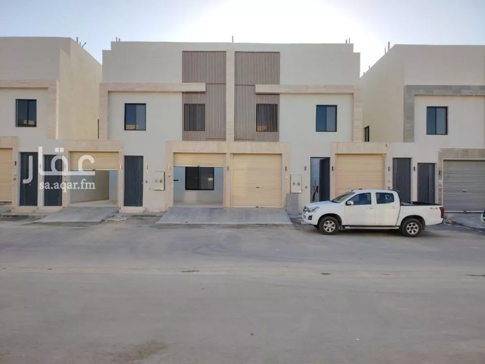 فيلا للبيع في شارع ابن الطيلسان القرطبي, حي عكاظ, مدينة الرياض, منطقة الرياض 1 صورة