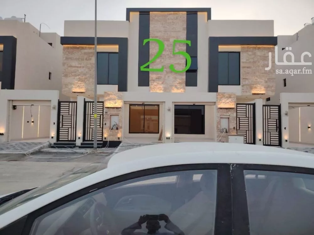 فيلا للبيع في شارع ابن سيدة اللغوي, حي عكاظ, مدينة الرياض, منطقة الرياض 1 صورة