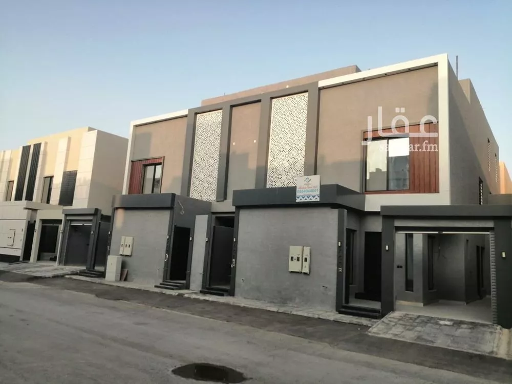 دور للبيع في شارع احمد العطار, حي الرمال, مدينة الرياض, منطقة الرياض 1 صورة