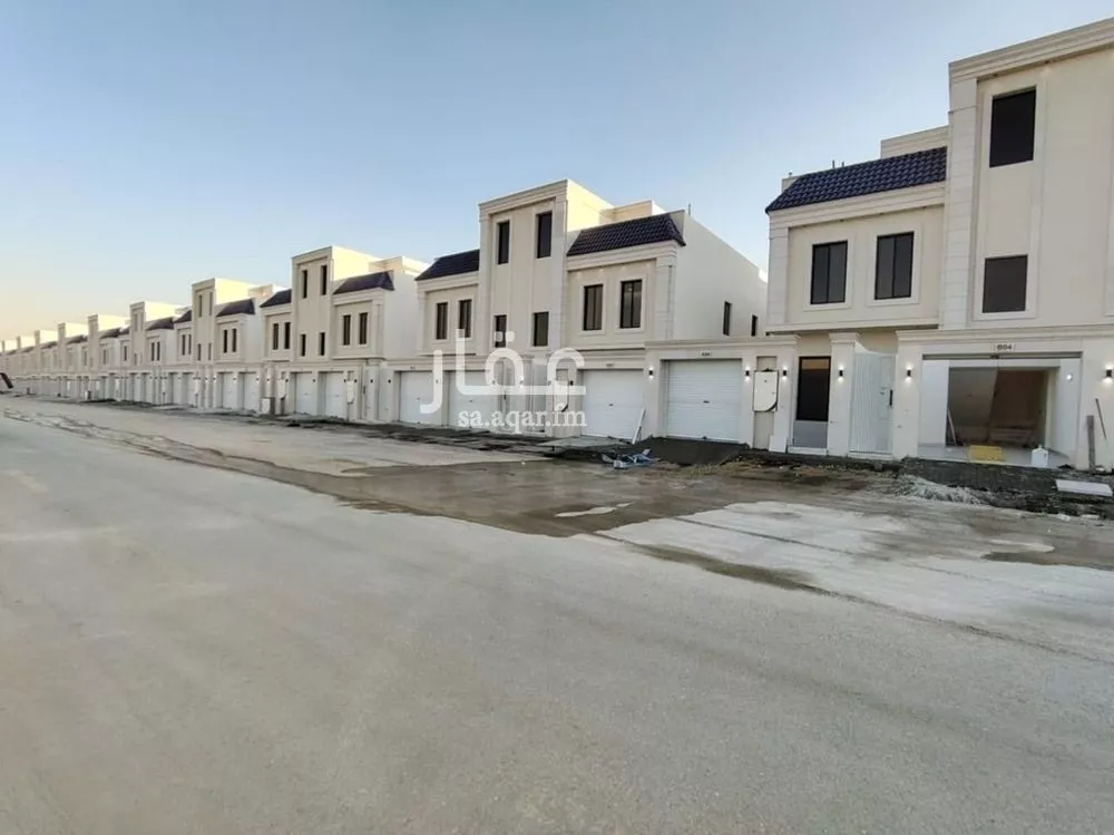 دور للبيع في شارع عبدالخالق الصابوني, حي عكاظ, مدينة الرياض, منطقة الرياض 1 صورة