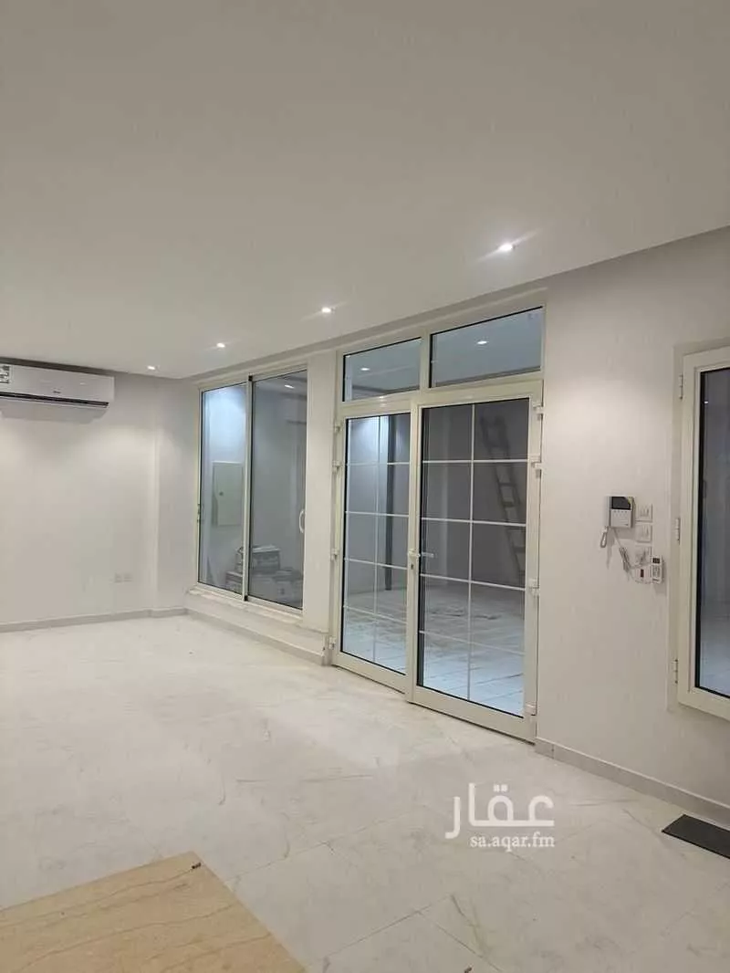 شقة للبيع في شارع عبدالله بن بري, حي الملك فهد, مدينة الرياض, منطقة الرياض 1 صورة