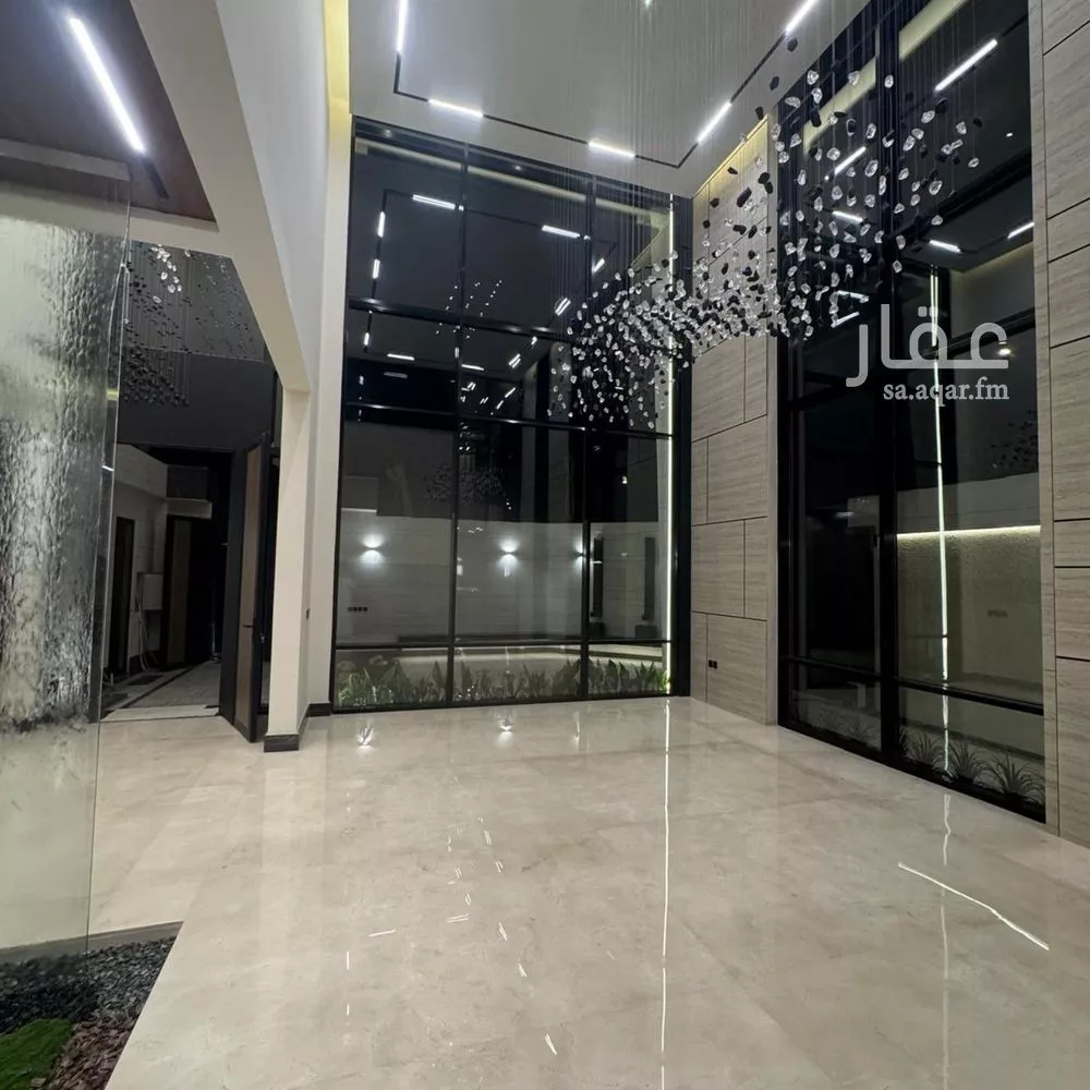 فيلا للبيع في شارع رقم 34, حي الملقا, مدينة الرياض, منطقة الرياض 1 صورة