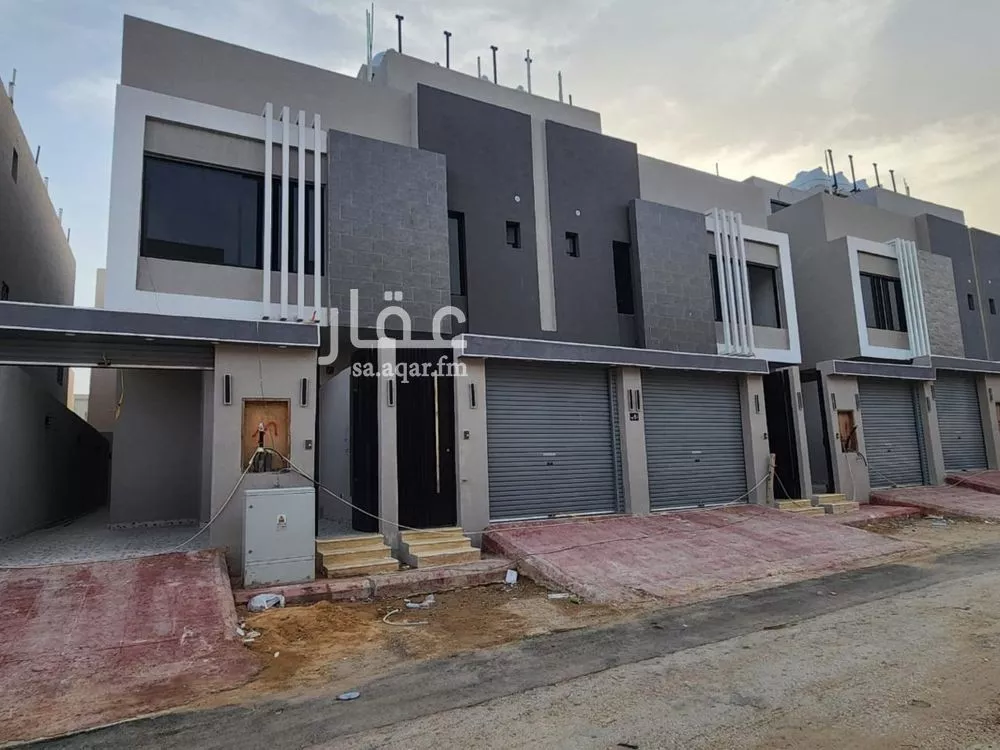 فيلا للبيع في شارع ابي الحسن الاغر, حي بدر, مدينة الرياض, منطقة الرياض 1 صورة