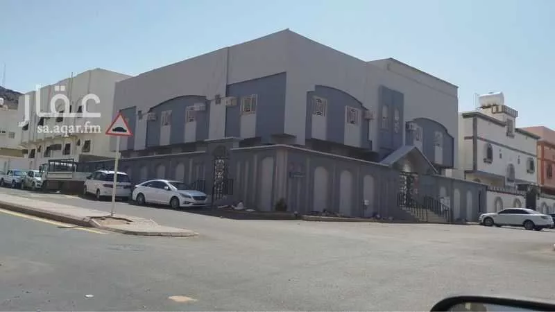عمارة للبيع في شارع ابن الاكفاني ، حي ابو بريقاء ، المدينة المنورة ، منطقة المدينة المنورة 1 صورة