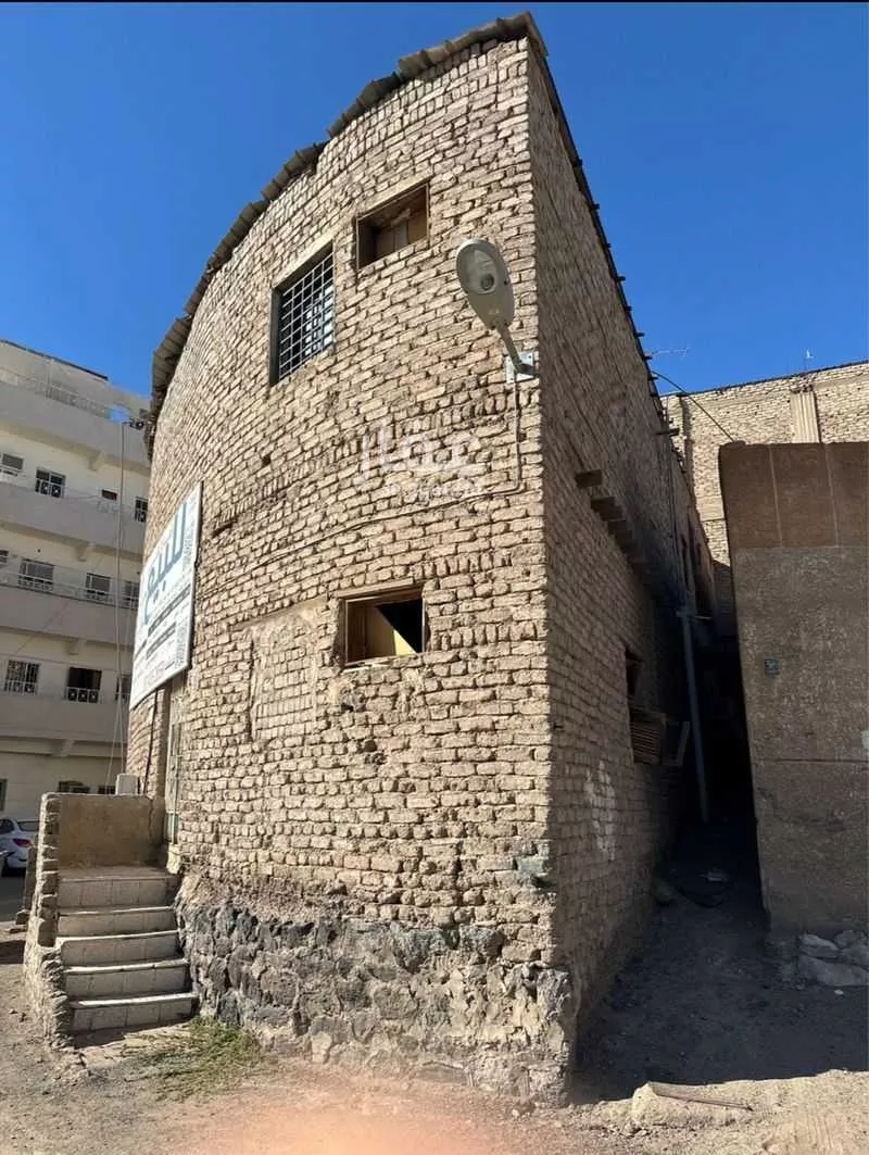 فيلا للبيع في شارع 9625013, حي الدويمة, مدينة المدينه المنوره, منطقة المدينة المنورة 1 صورة