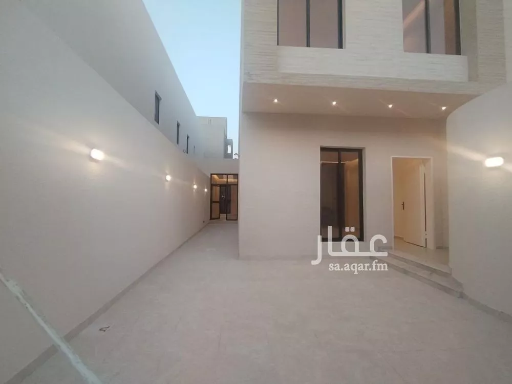 دور للبيع في شارع أنور الجندي, حي عكاظ, مدينة الرياض, منطقة الرياض 1 صورة