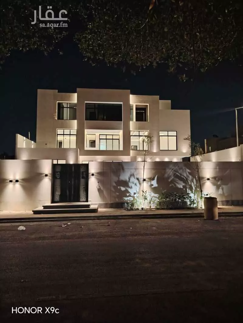 فيلا للبيع في شارع الازهار, حي الملك عبدالله, مدينة الرياض, منطقة الرياض 1 صورة