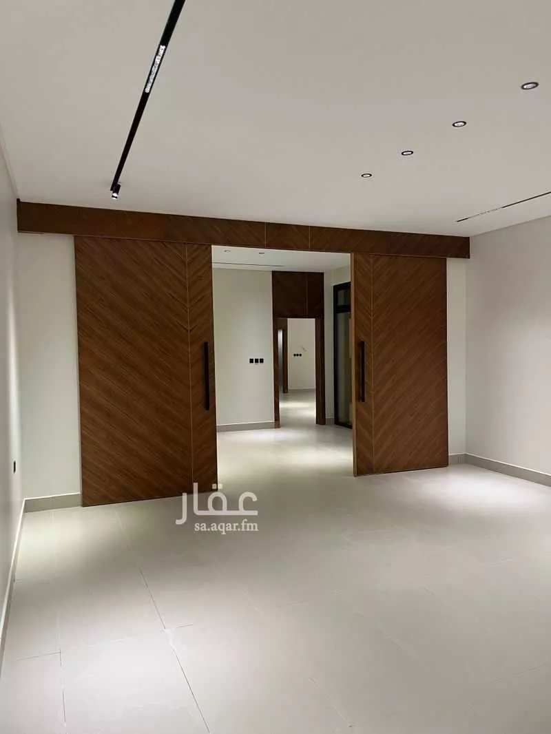 فيلا للبيع في شارع محمد بن أبي بكر القيم, حي المهدية, مدينة الرياض, منطقة الرياض 1 صورة