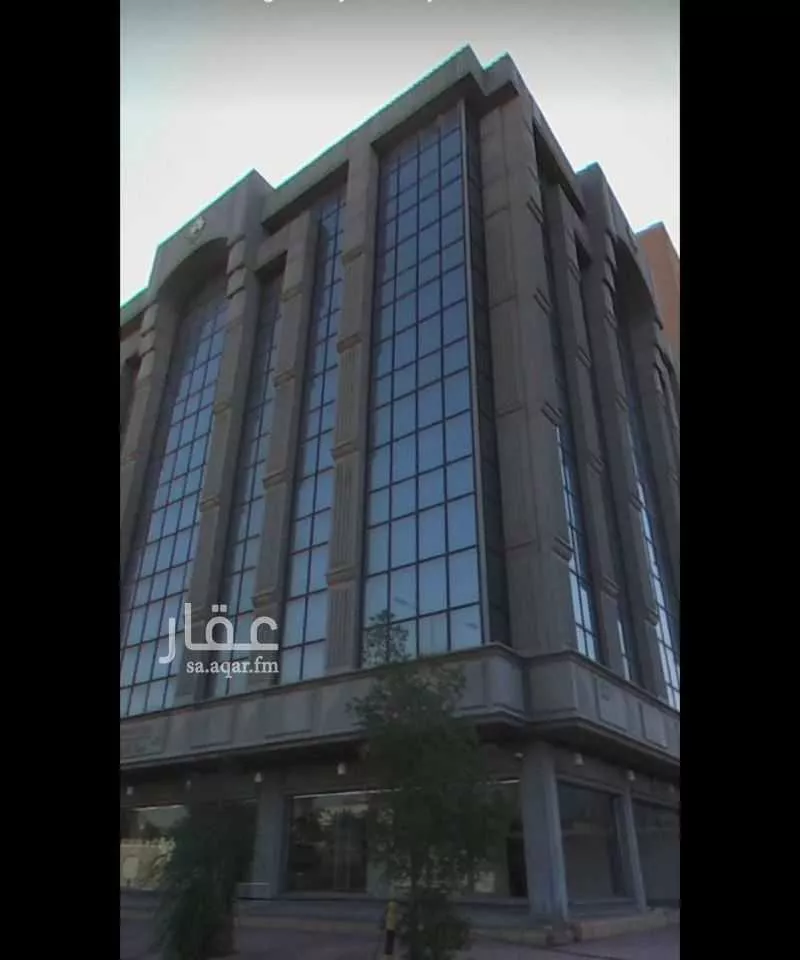 عمارة للبيع في شارع الملك عبدالعزيز ابن عبدالرحمن سعود, حي الضباط, مدينة الرياض, منطقة الرياض 1 صورة