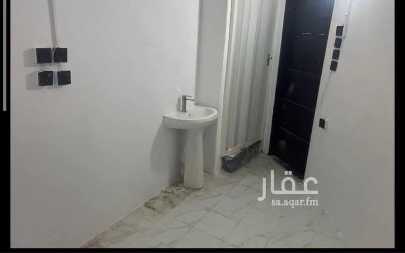 غرفة للإيجار في شارع رقم 405, حي الملقا, مدينة الرياض, منطقة الرياض 1 صورة