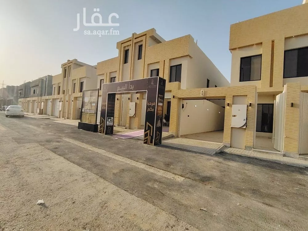 دور للبيع في شارع عبدالخالق الصابوني, حي عكاظ, مدينة الرياض, منطقة الرياض 1 صورة
