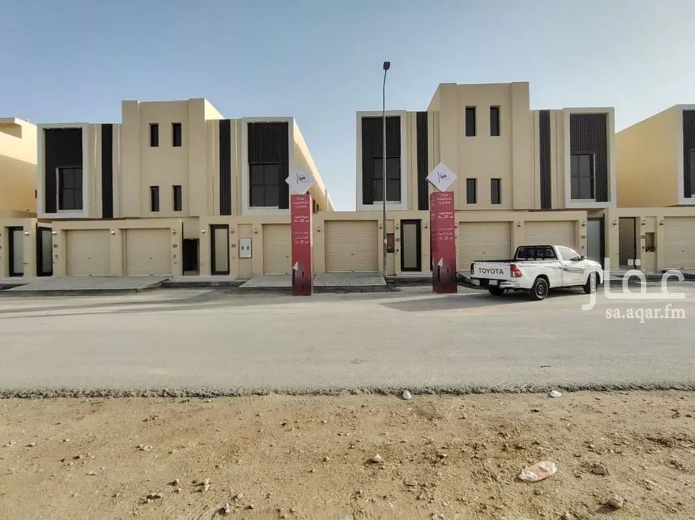 دور للبيع في شارع عبدالله بن أبي البركات, حي عكاظ, مدينة الرياض, منطقة الرياض 1 صورة