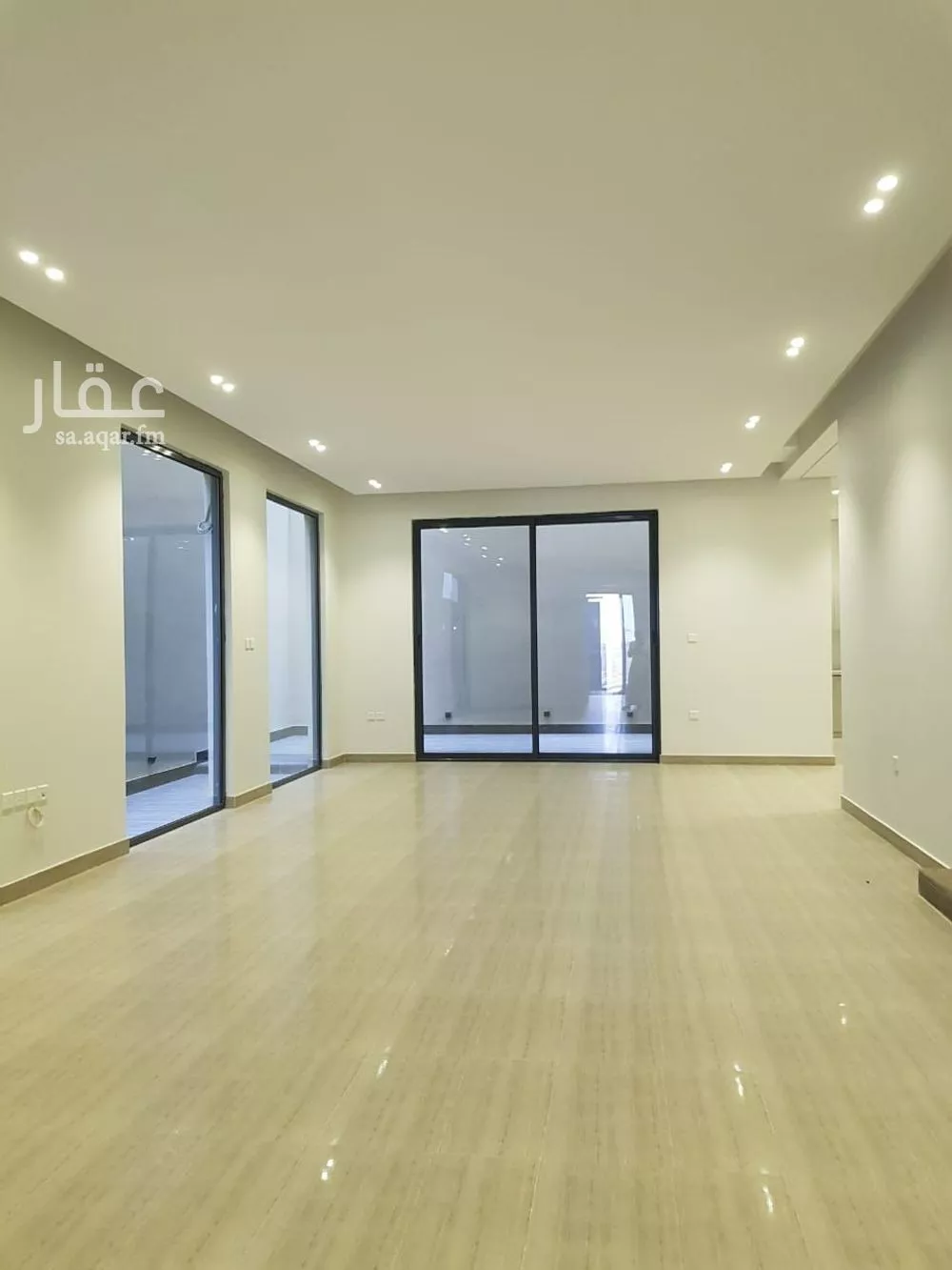 فيلا للبيع في شارع عثمان بن عمر, حي العارض, مدينة الرياض, منطقة الرياض 1 صورة