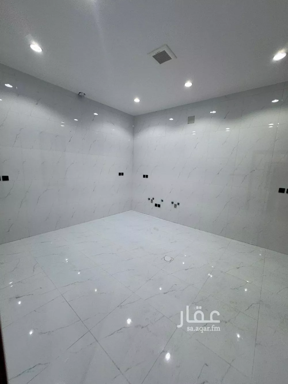 فيلا للبيع في شارع رقم 228, حي ظهرة لبن, مدينة الرياض, منطقة الرياض 1 صورة