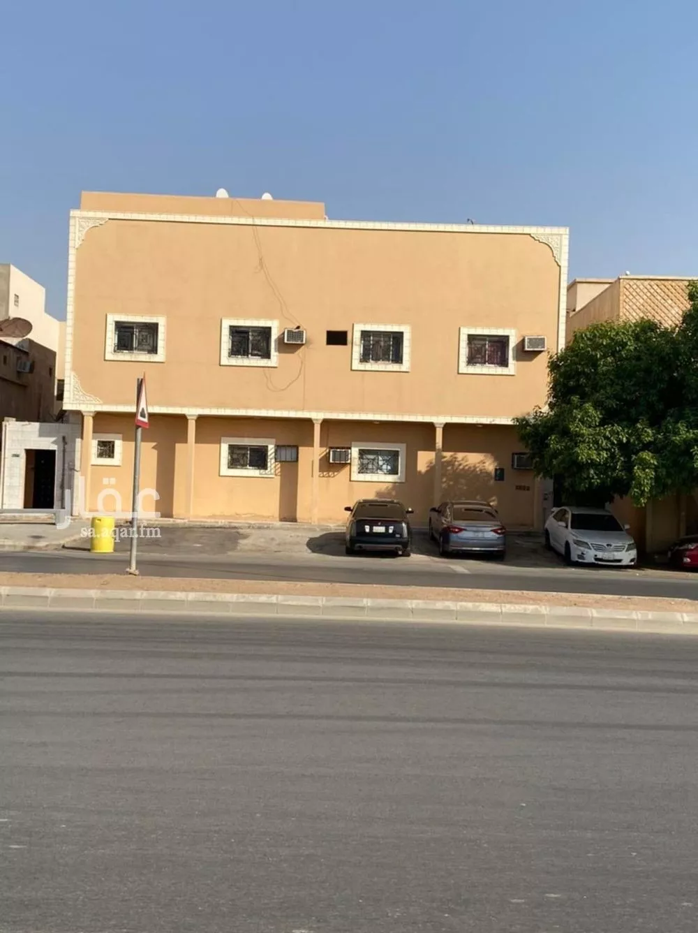 عمارة للبيع في شارع عبدالله بن الزبير, حي العريجاء الغربي, مدينة الرياض, منطقة الرياض 1 صورة