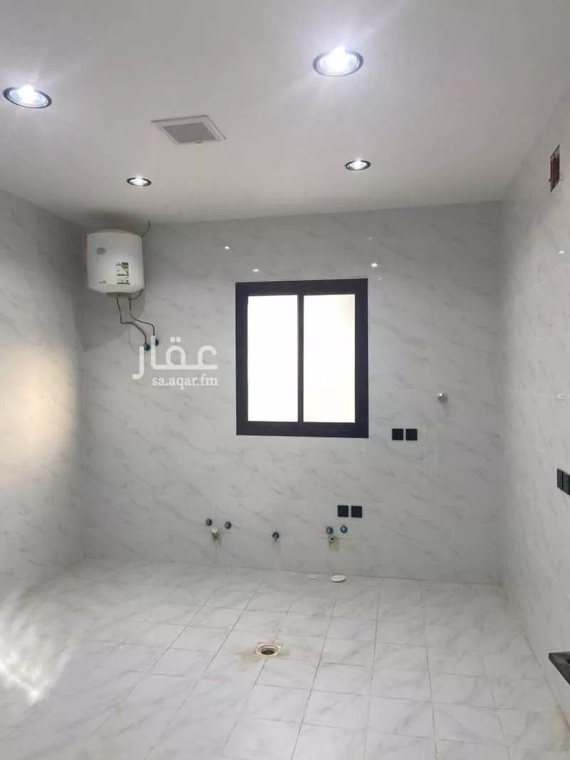 دور للبيع في شارع احمد محمد جمال, حي البيان, مدينة الرياض, منطقة الرياض 1 صورة