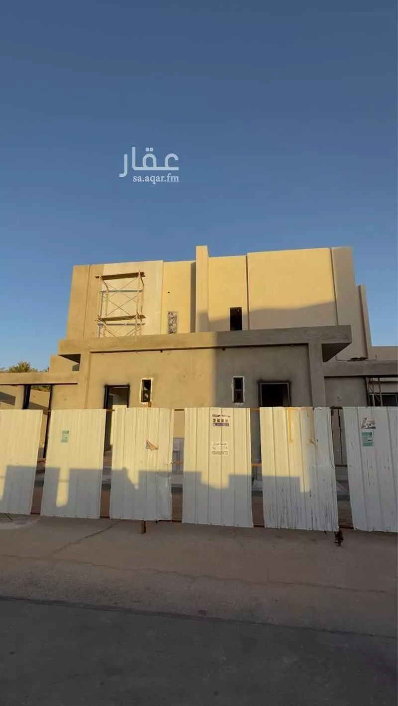 فيلا للبيع في شارع زين الدين بن نعمة, حي المصيف, مدينة عنيزة, منطقة القصيم 1 صورة