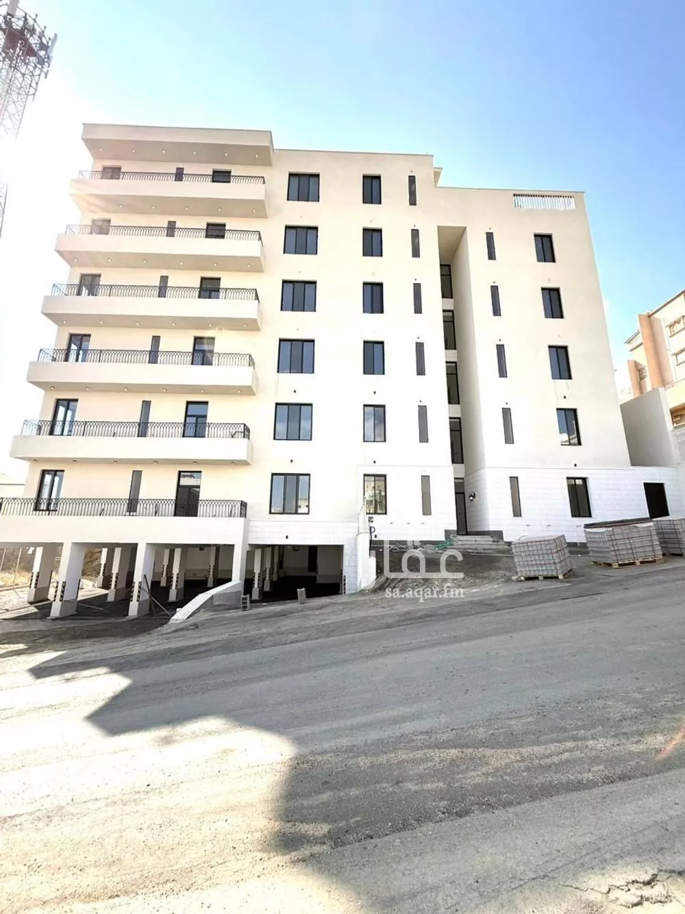 شقة للبيع في شارع ابن حجر العسقلاني, حي العرين, مدينة أبها, منطقة عسير 1 صورة