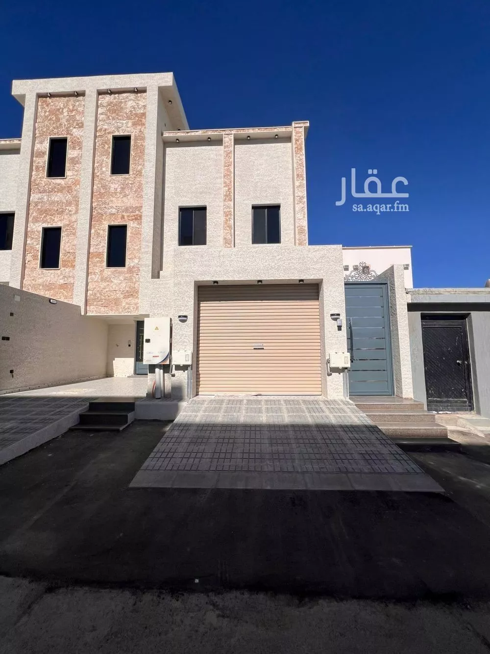 شقة للبيع في شارع النزهة 1 28, حي النزهة 1, مدينة أحد رفيدة, منطقة عسير 1 صورة