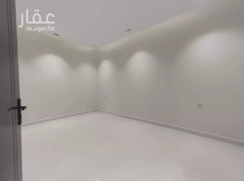 شقة للبيع في شارع سعيد بن حريث, حي المعارض, مدينة خميس مشيط, منطقة عسير 1 صورة