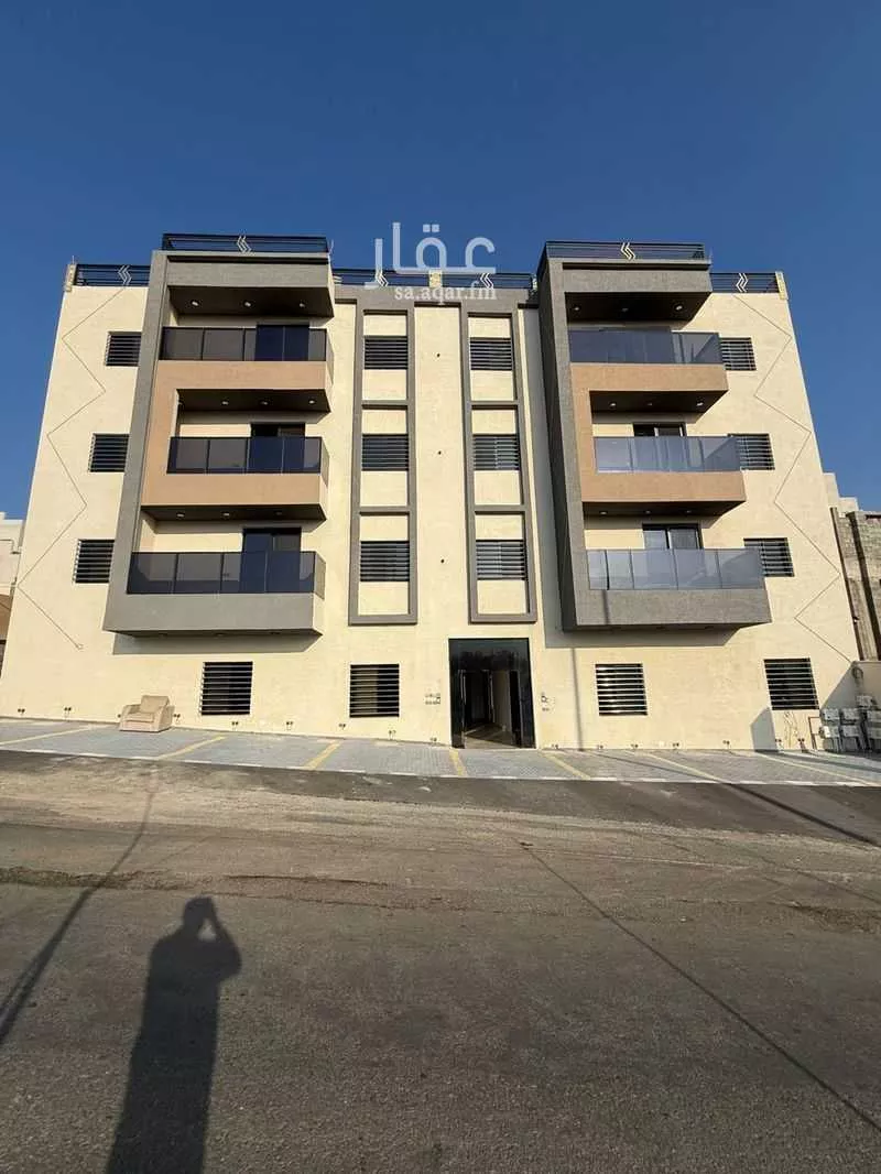 شقة للبيع في شارع الصخيرة, حي الشرقية, مدينة أبها, منطقة عسير 1 صورة