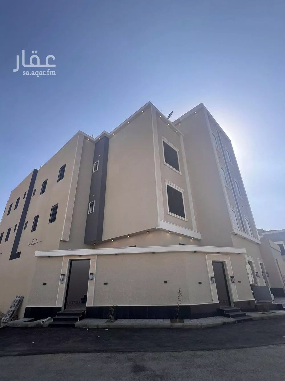 شقة للبيع في شارع مبشر ابن عبدالمنذر, حي الحمراء, مدينة خميس مشيط, منطقة عسير 1 صورة