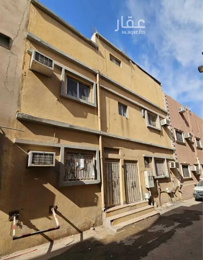 فيلا للبيع في شارع ابن سهل, حي الخالدية, مدينة الرياض, منطقة الرياض 1 صورة