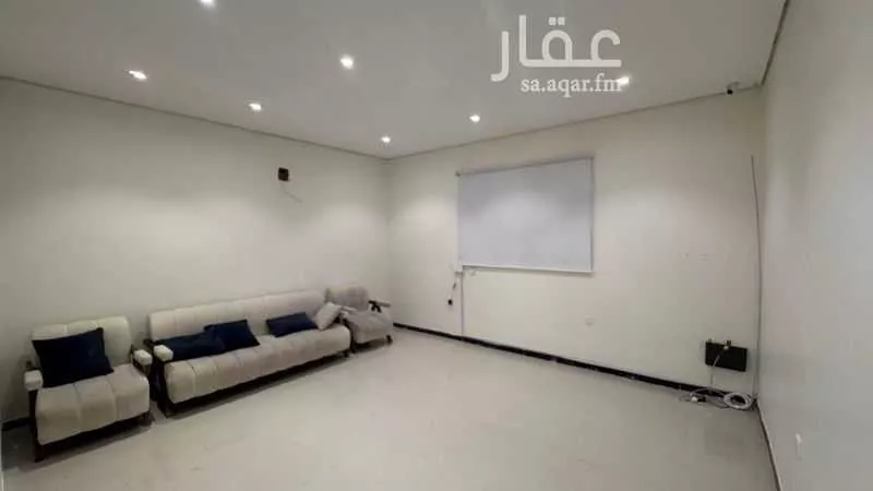 مكتب تجاري للإيجار في شارع الصحابة, حي اليرموك, مدينة الرياض, منطقة الرياض 1 صورة