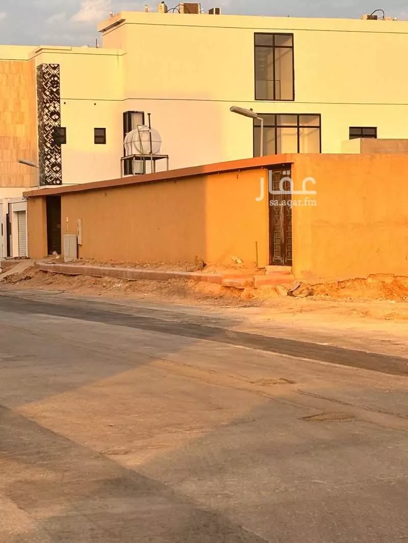 أرض للبيع في شارع أحمد بن محمد الشعبي, حي المهدية, مدينة الرياض, منطقة الرياض 1 صورة