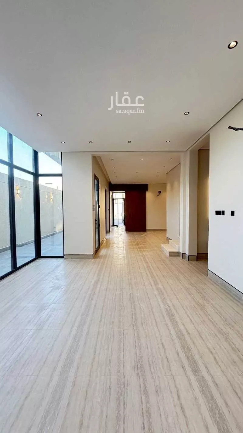 فيلا للبيع في شارع ابن المهاجر, حي المهدية, مدينة الرياض, منطقة الرياض 1 صورة