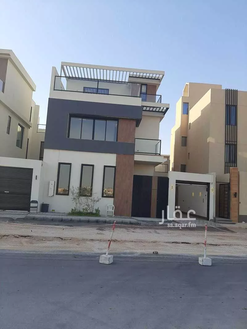 فيلا للبيع في شارع أبي الفرج الفراش, حي المهدية, مدينة الرياض, منطقة الرياض 1 صورة