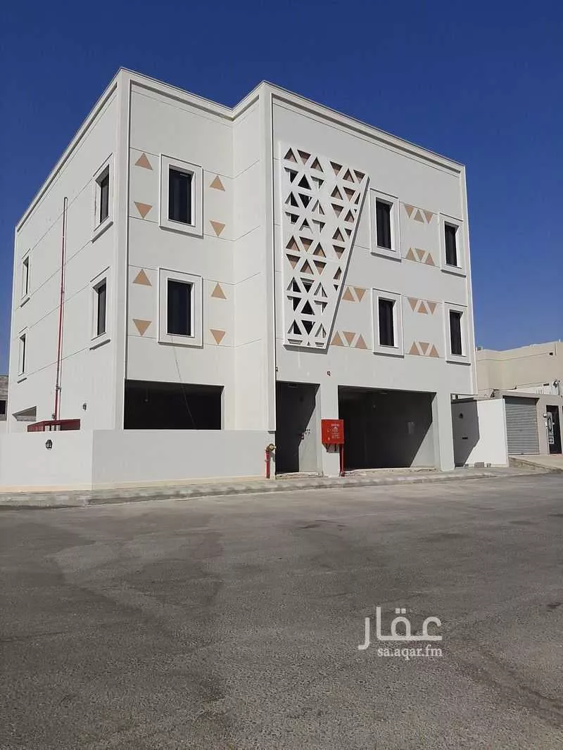 عمارة للإيجار في شارع عمر مكرم, حي المهدية, مدينة الرياض, منطقة الرياض 1 صورة